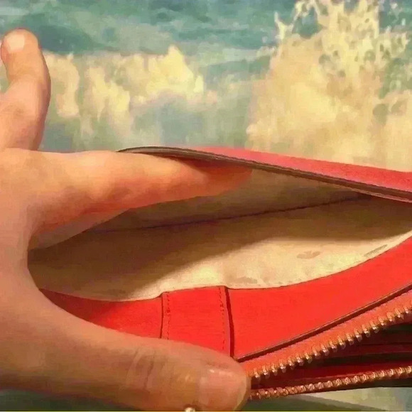 Kate Spade Leather Jackson in Stoplight Small Tab Crossbody Purse - Picture 17 of 17